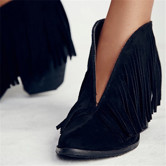 Coconuts by Matisse Fringe V Cut Booties (size 6M).🌹 - Picture 2 of 15
